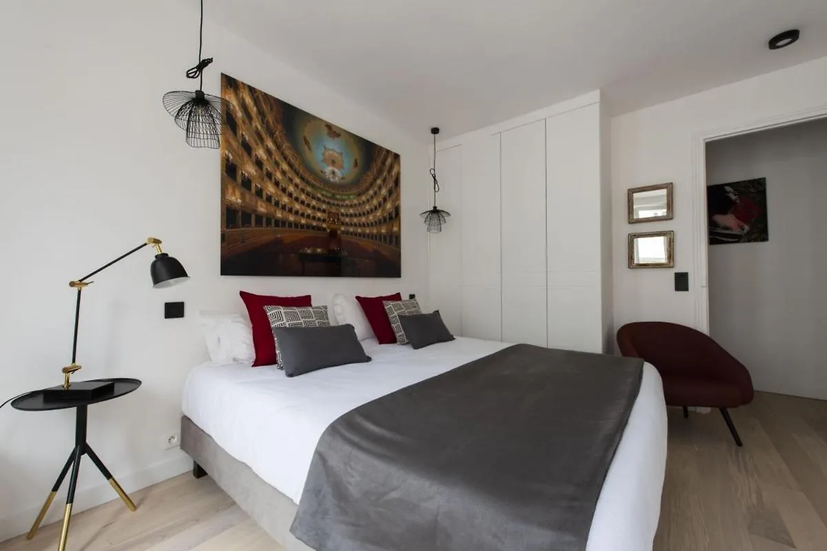 Voyageur Sans Bagage Daire Paris
